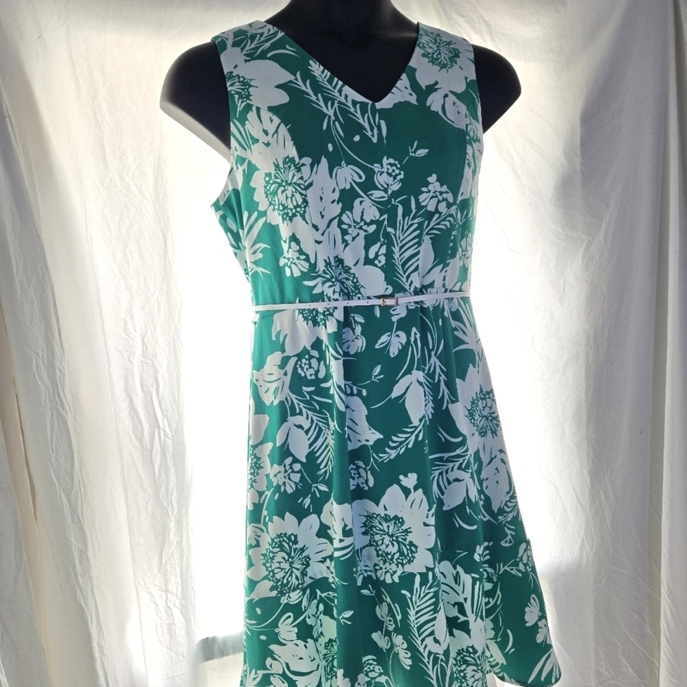 Beautiful Tropical Floral Dress EUC - Picture 9 of 12